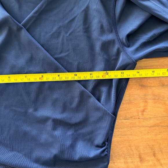 Athleta Swim Long Sleeve Cropped Rash Guard with Wrap Front- Navy XXS - Picture 5 of 12